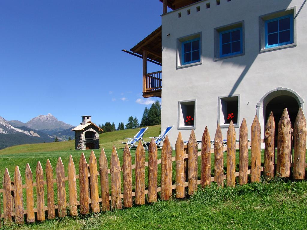 Apartments Serghela San Cassiano  Bagian luar foto
