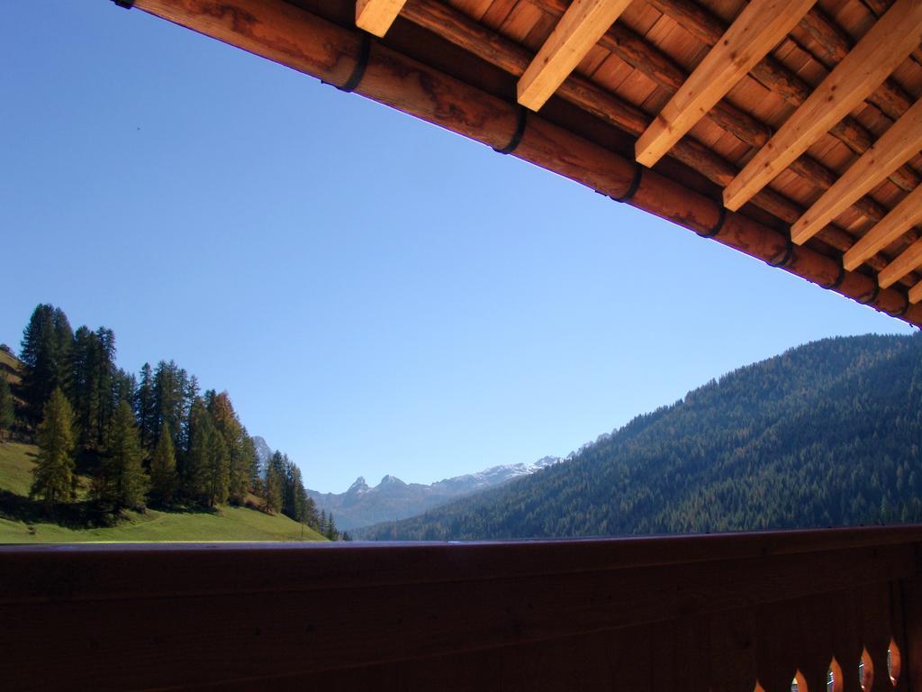 Apartments Serghela San Cassiano  Ruang foto