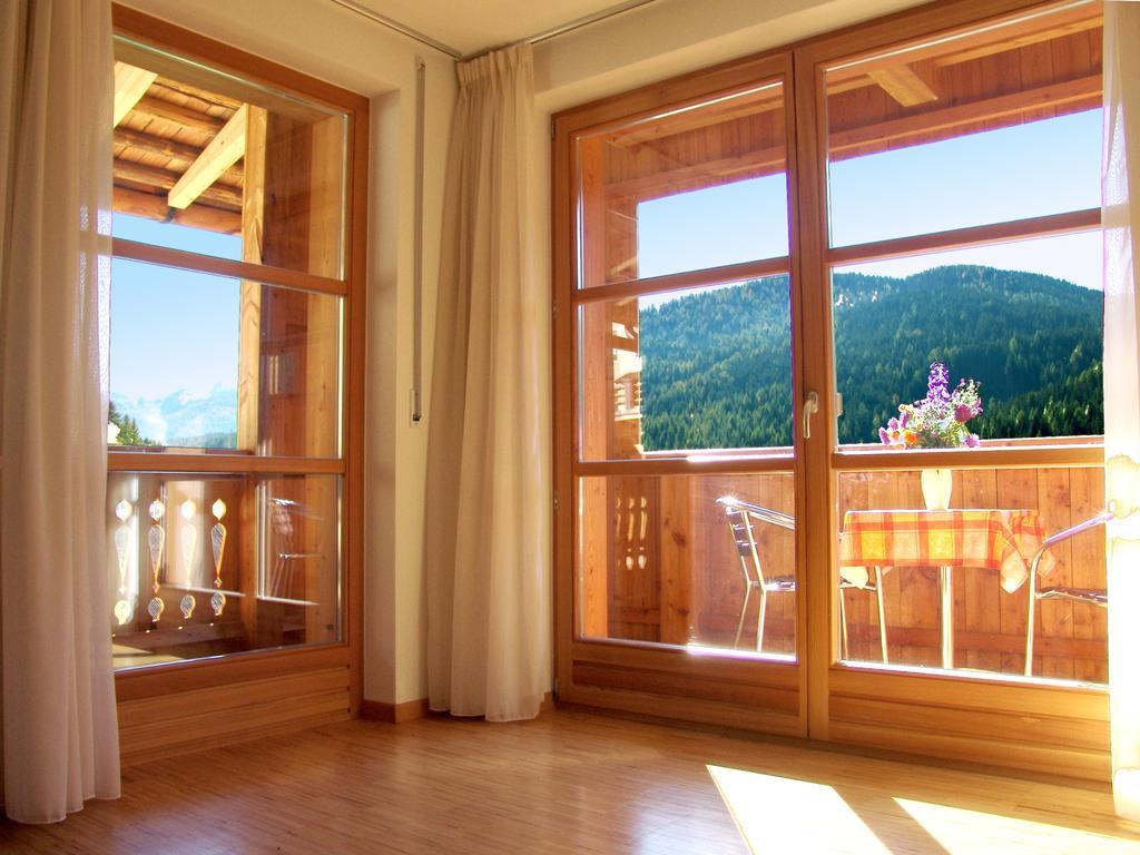 Apartments Serghela San Cassiano  Ruang foto