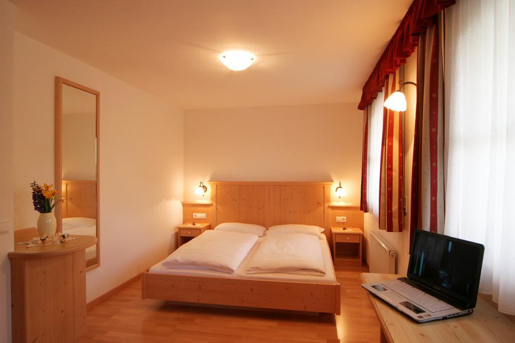 Apartments Serghela San Cassiano  Ruang foto
