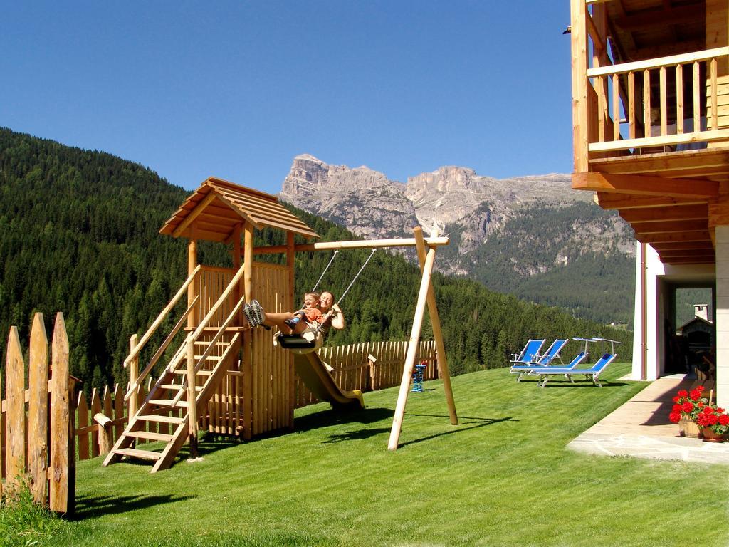 Apartments Serghela San Cassiano  Bagian luar foto