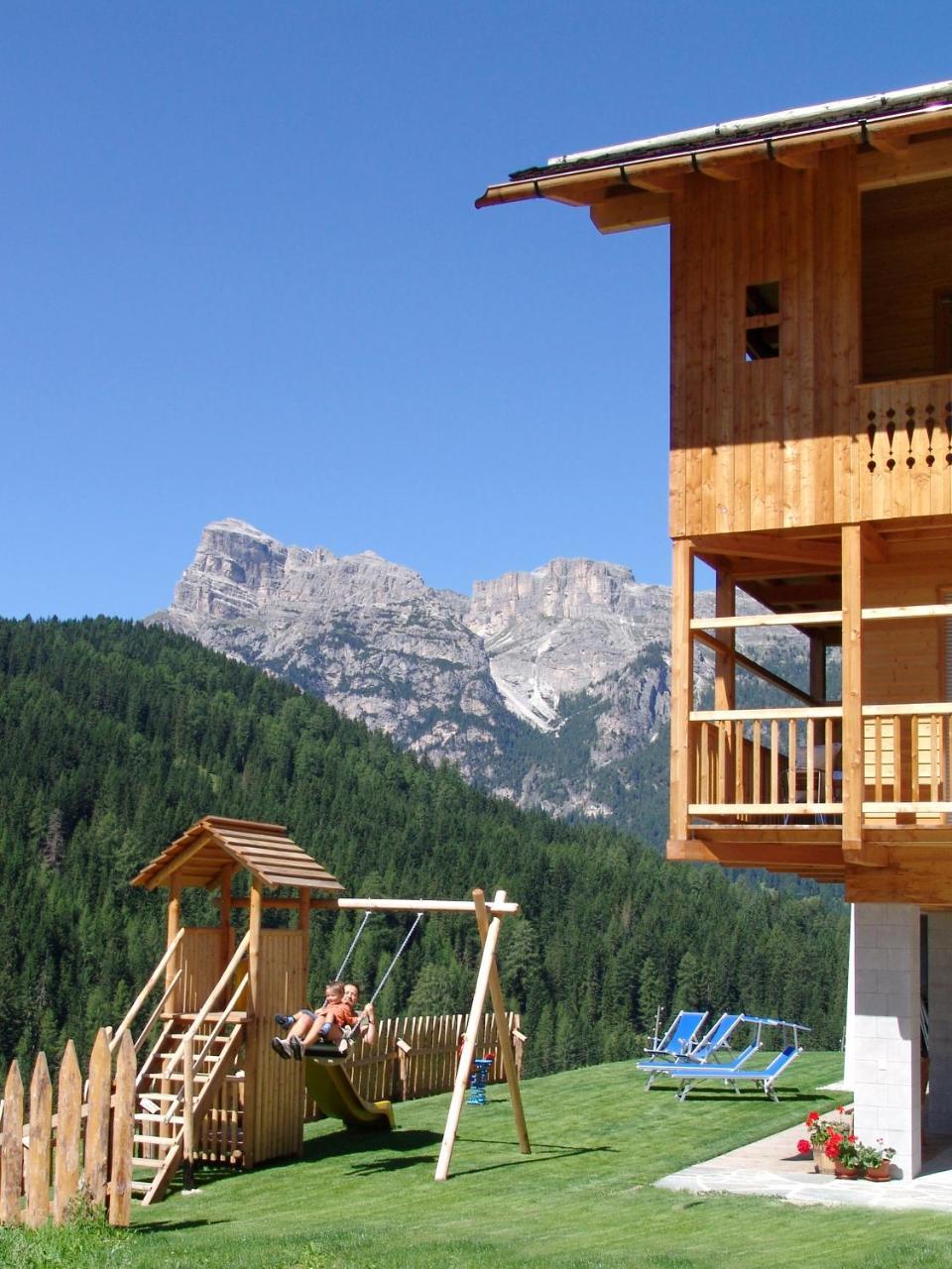 Apartments Serghela San Cassiano  Bagian luar foto